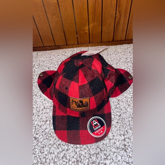 NWT PLAID HAT - Picture 3 of 7